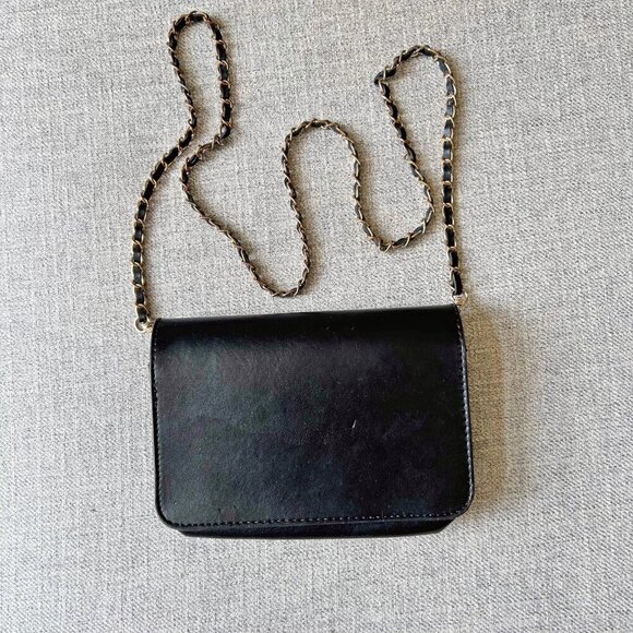 Badgley Mischka black debossed crossbody purse vegan leather - Picture 3 of 16